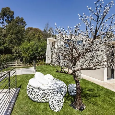 Stunning Luxury Modern With Incredible Ocean Views *