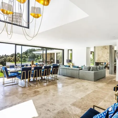 Дом отдыха Stunning Luxury Modern With Incredible Ocean Views Сен-Тропе